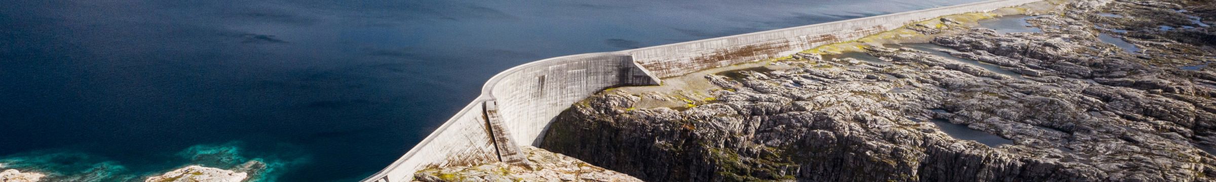 Embalse y central hidroeléctrica