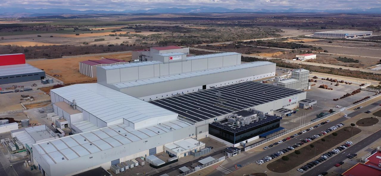 Planta Network Steel, Le&oacute;n